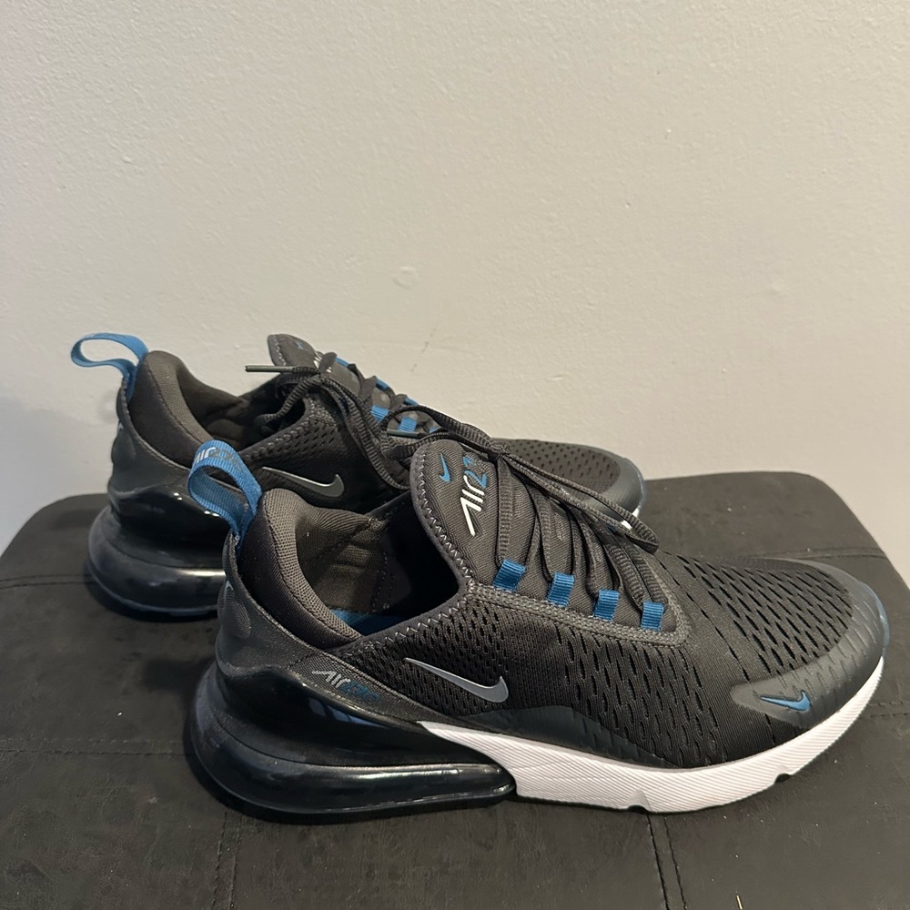 Nike Air 270 Charcoal Gray with Blue Highlights - Picture 4 of 10